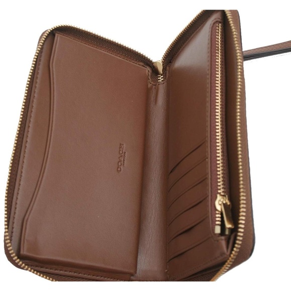 COACH NWT Phone Wallet In Signature Coated Canvas